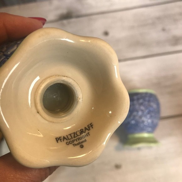 Pfaltzgraff 'Summer Breeze' Salt & Pepper Shakers Sculpted Hydrangeas Blue Green - Picture 4 of 7